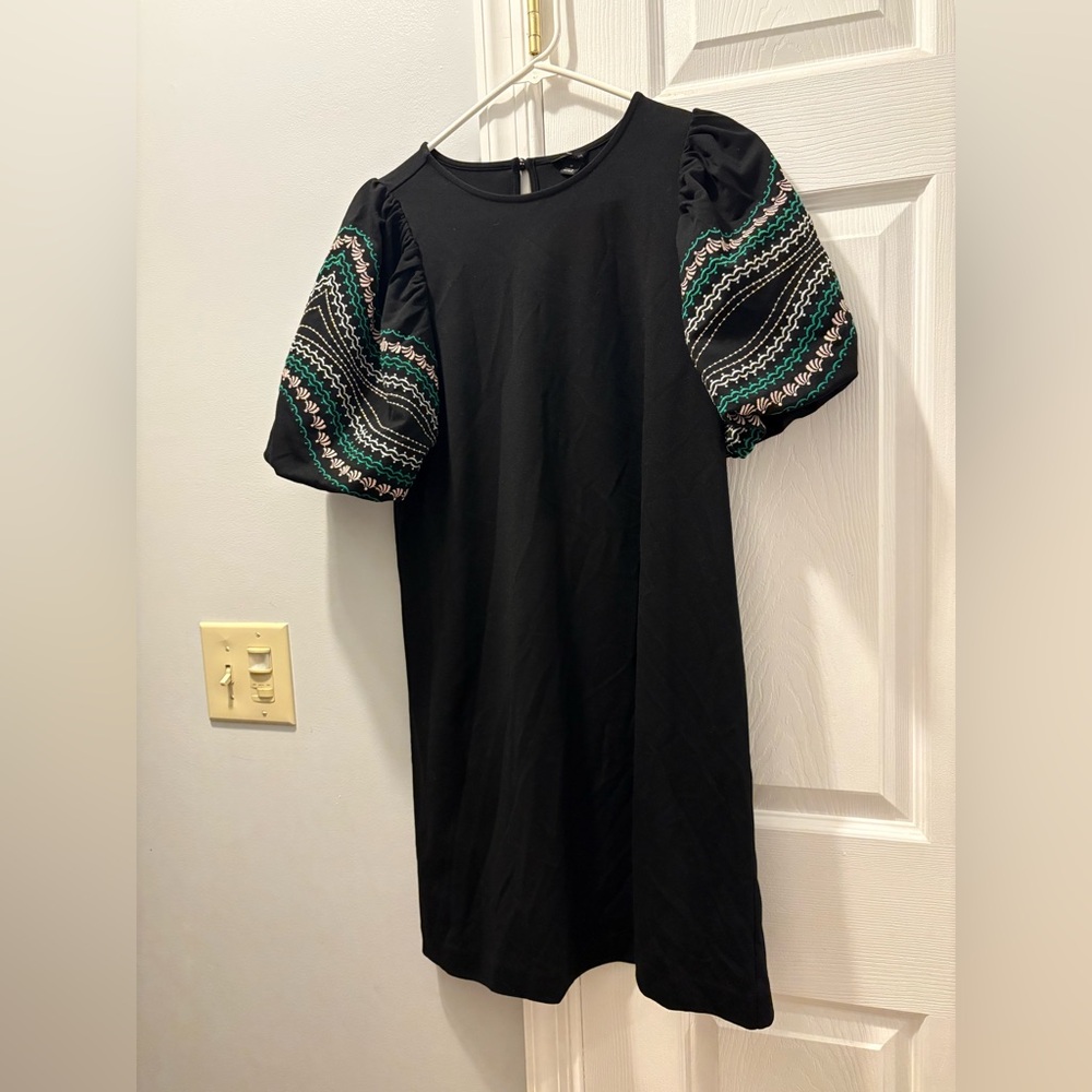 Petite Embroidered Sleeve Ponte Shift Dress